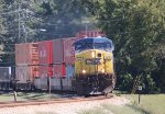 CSX 469 rounds the curve